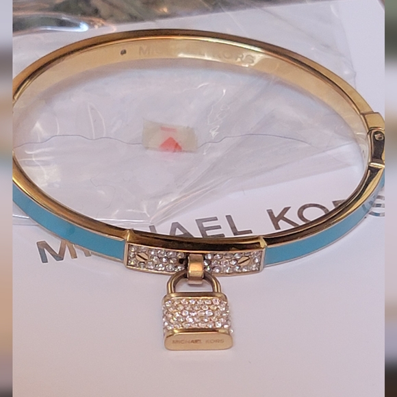 NEW MICHAEL KORS GOLD TONE CRYSTAL TURQUOISE ENAMEL PADLOCK BANGLE BRACELET - Picture 6 of 6